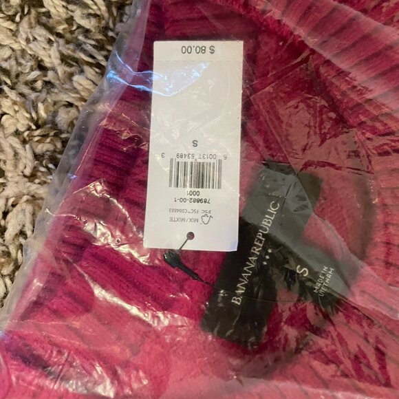 NWT BANANA REPUBLIC PERFECTLY SOFT CREW-NECK SWEATER--SMALL--PINK--IN PACKAGING - Picture 4 of 5